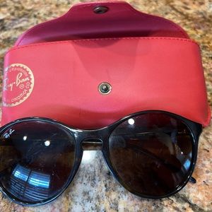 Ladie’s Ray Ban Sunglasses